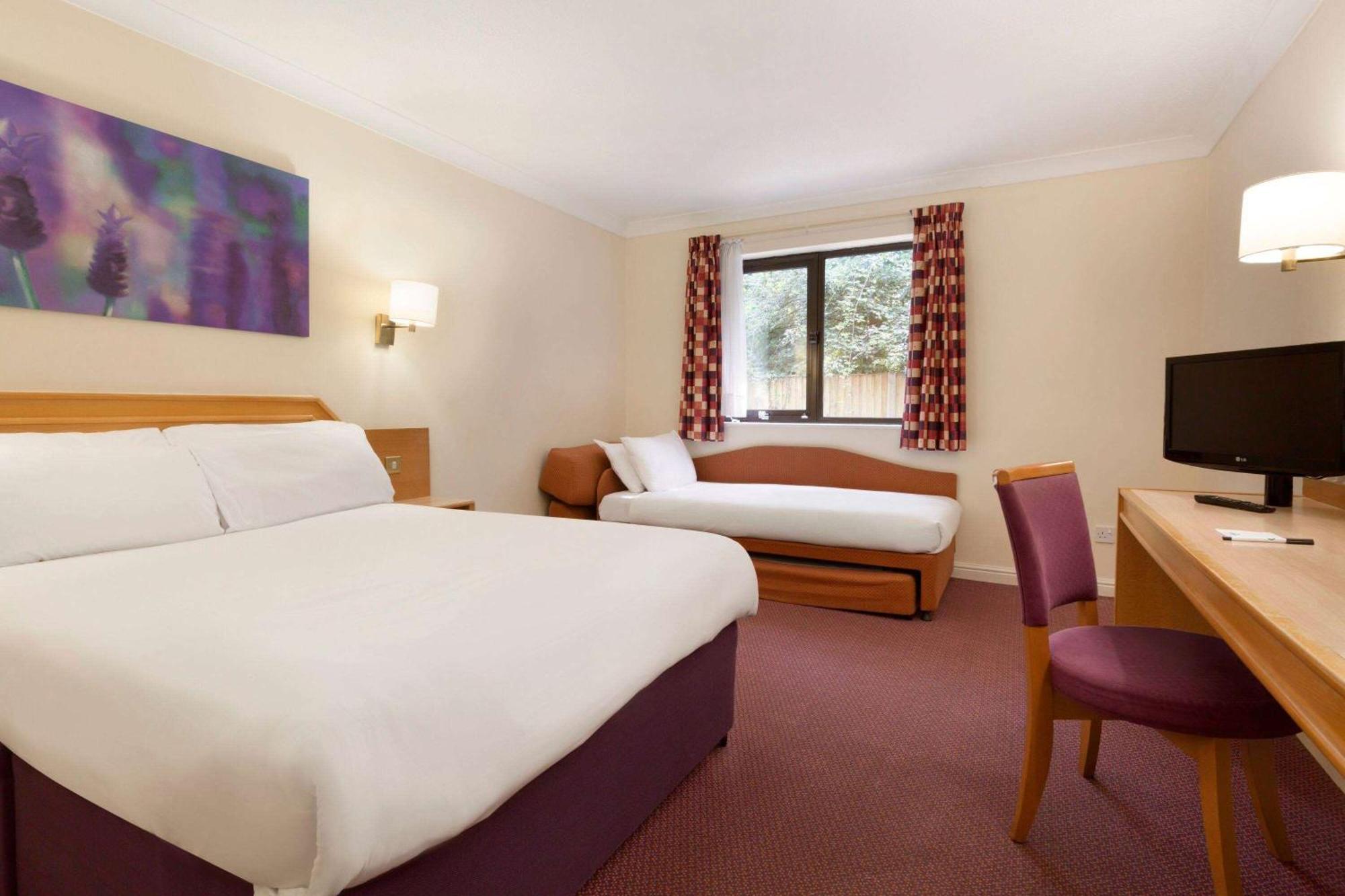 Days Inn Southampton Rownhams Chilworth  Exterior photo