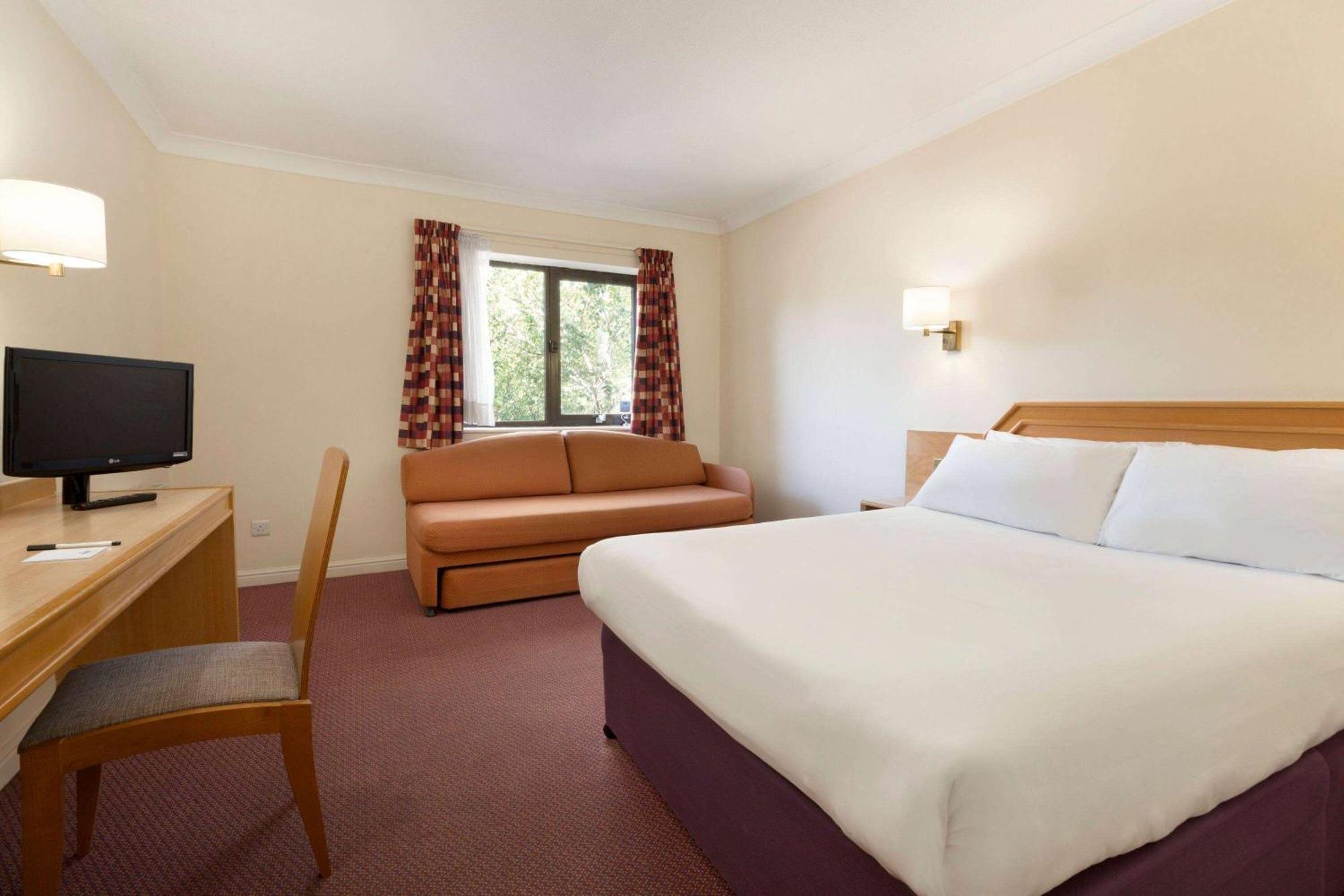 Days Inn Southampton Rownhams Chilworth  Exterior photo